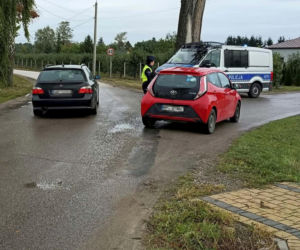 Pożar w bazie Starlink na Mazowszu. Minister mówi wprost o możliwym sabotażu, służby w akcji