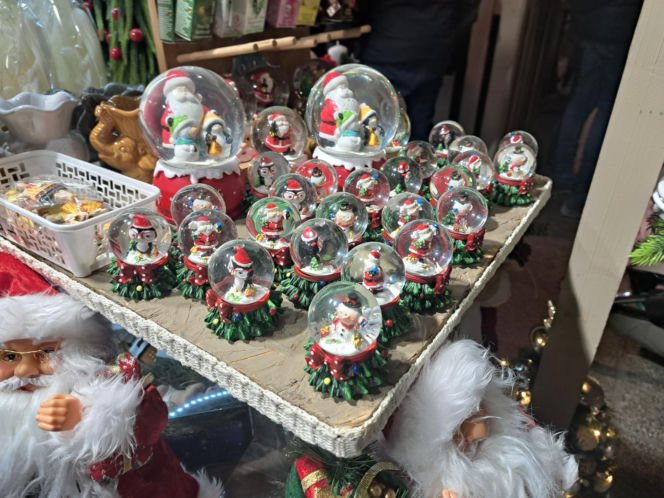 Jarmark Bożonarodzeniowy na Rynku Głównym w Krakowie 2025. Oferta wystawców