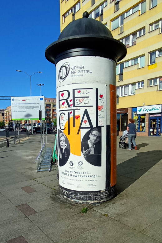 Wyznaje miłość Ewie na ulicach Szczecina. Zakochany desperat? Artysta? A może zwykły wandal?