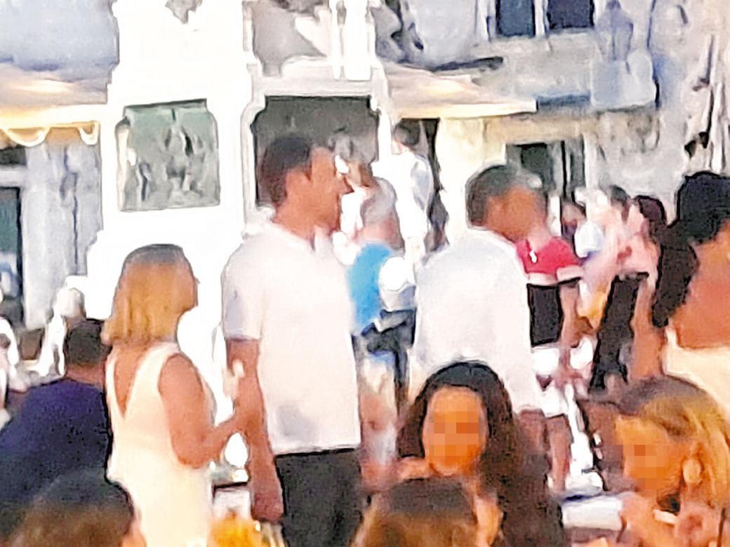 Tusk co miesiąc ma wakacje