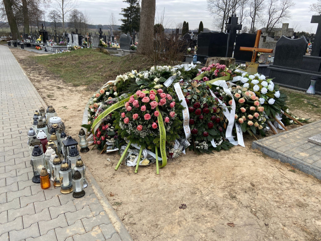 Groby ofiar wypadku porsche na ekspresowej „ósemce”