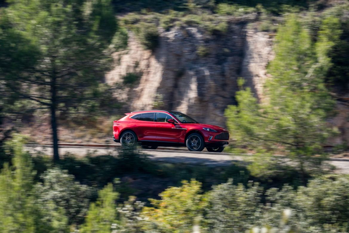 Aston Martin DBX (2020)