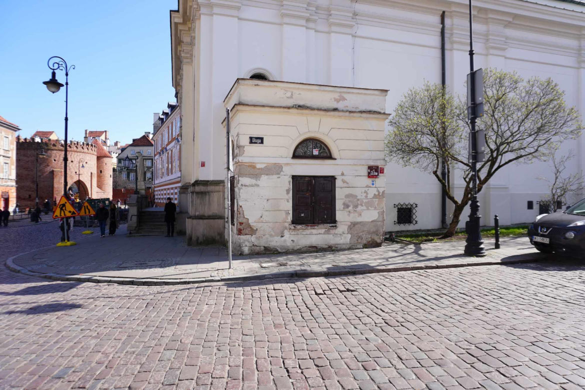 Najmniejszy budynek w Warszawie - Długa 1
