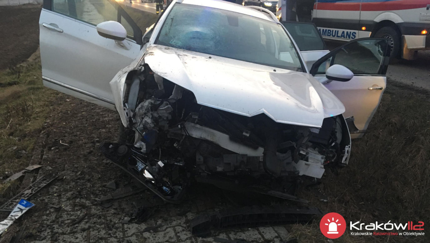 Małopolska: Poważne wypadki pod Krakowem, kilka osób rannych