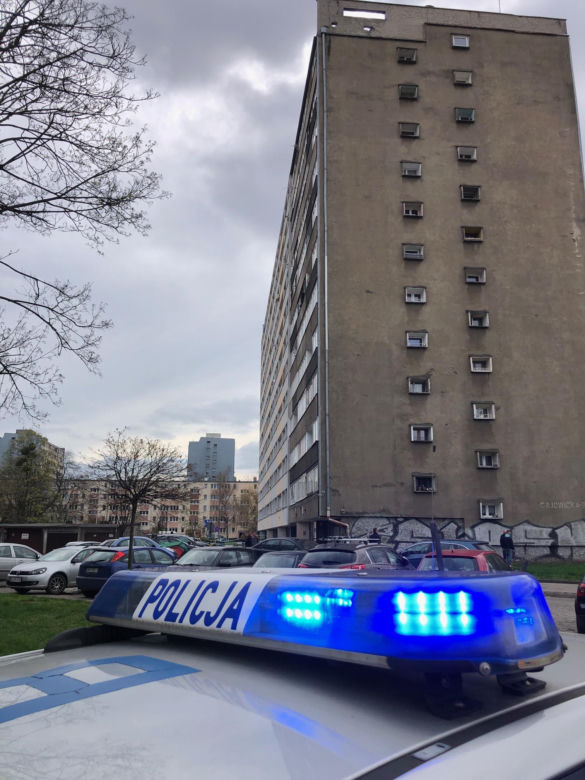 Działania służb w bloku przy ul. Gajowickiej