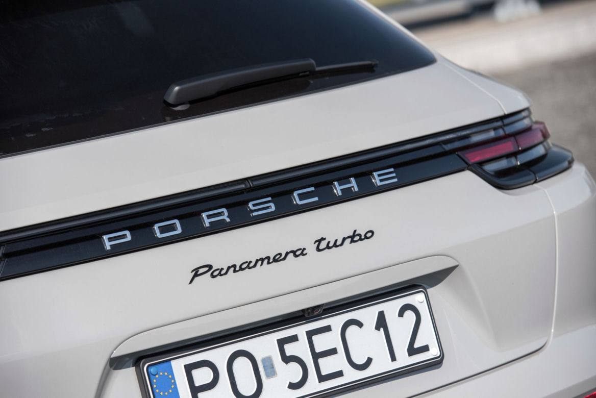 Porsche Panamera Turbo Sport Turismo 4.0 V8 550 KM