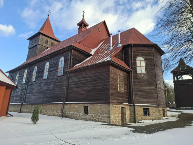 Parszów. Drewniany kościół pw. Zesłania Ducha Świętego