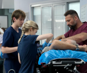 SOR serial TVP. Zuzanna (Mary Pawłowska), Bartek (Bartosz Waga), Wojtek ( Maciej Bisiorek)