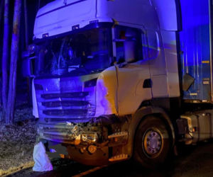 Zderzenie trzech ciężarówek i dostawczaka na DK 10! Droga zablokowana na kilka godzin 