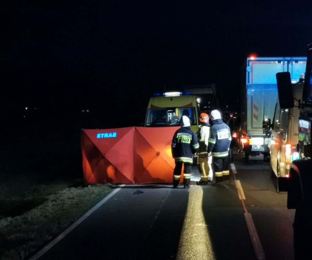 Szarpanina kierowców pod Iławą. 22-latek pchnął mężczyznę pod pędzące auto. Śmierć na miejscu