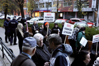 Seniorzy wylądują na ulicy? Lokatorzy protestują przeciwko podwyższeniu czynszu