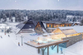 Kąpiel nad stokiem narciarskim? Ten basen zmienia wszystko