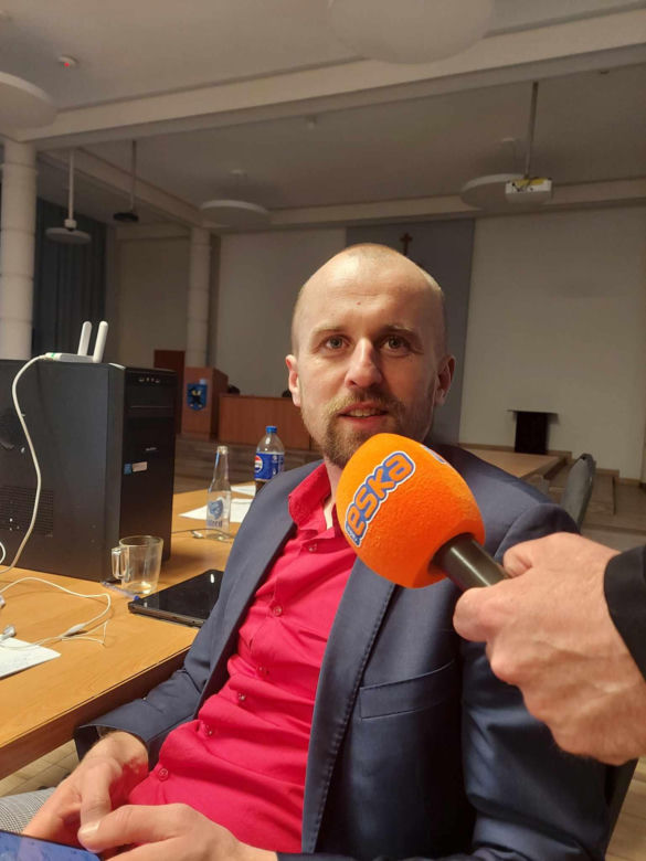 Szkoła Podstawowa nr 12 Starachowice: Czy grozi jej zamknięcie? Strajk radnego i niepokój rodziców 