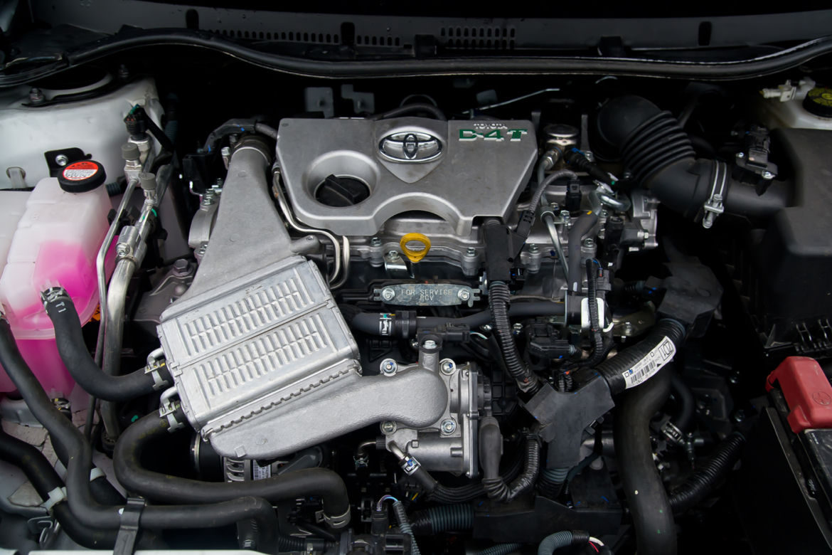 Toyota Auris Touring Sports lifting 2015