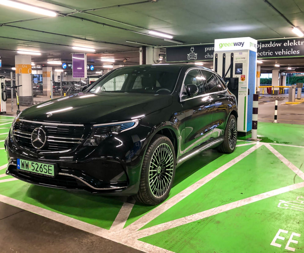 Ładowanie samochodu elektrycznego, Mercedes-Benz EQC 400 4MATIC