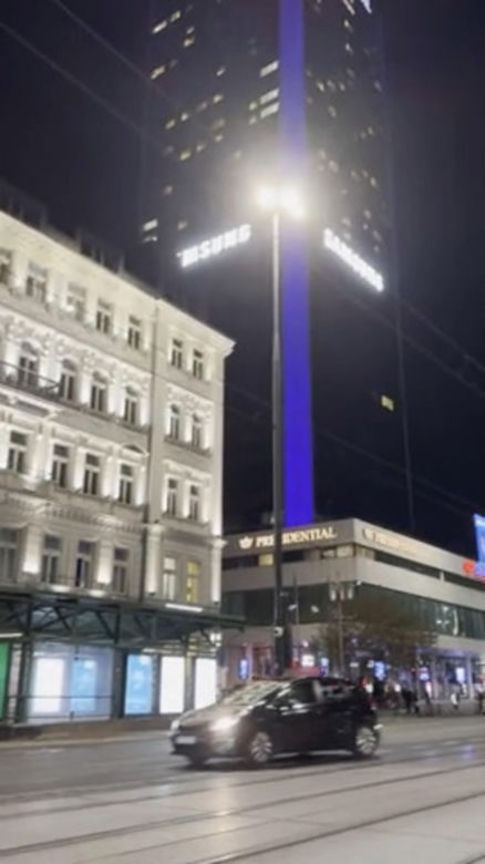 Seks na chodniku w centrum Warszawy. Para oddawała się uniesieniom przy Alejach Jerozolimskich