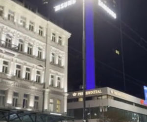 Seks na chodniku w centrum Warszawy. Para oddawała się uniesieniom przy Alejach Jerozolimskich