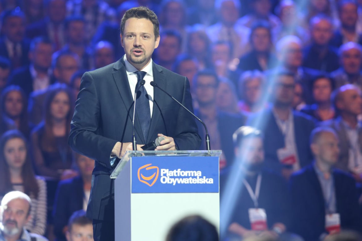 Tak zmieniały się fryzury Rafała Trzaskowskiego