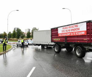 Wściekli rolnicy wyszli na drogi