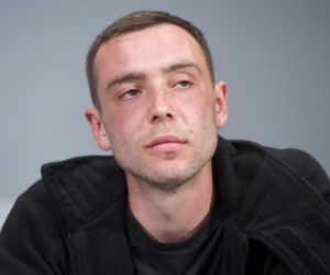 Debiutował jako Magik w Jesteś Bogiem. Tak na przestrzeni lat zmienił się Marcin Kowalczyk