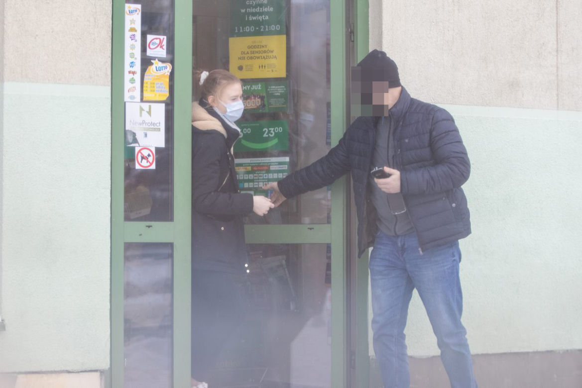 Samodzielne życie pod specjalnym nadzorem