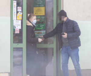 Samodzielne życie pod specjalnym nadzorem