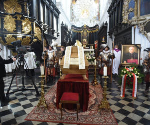 RELACJA NA ŻYWO - POGRZEB ABP. GOCŁOWSKIEGO.