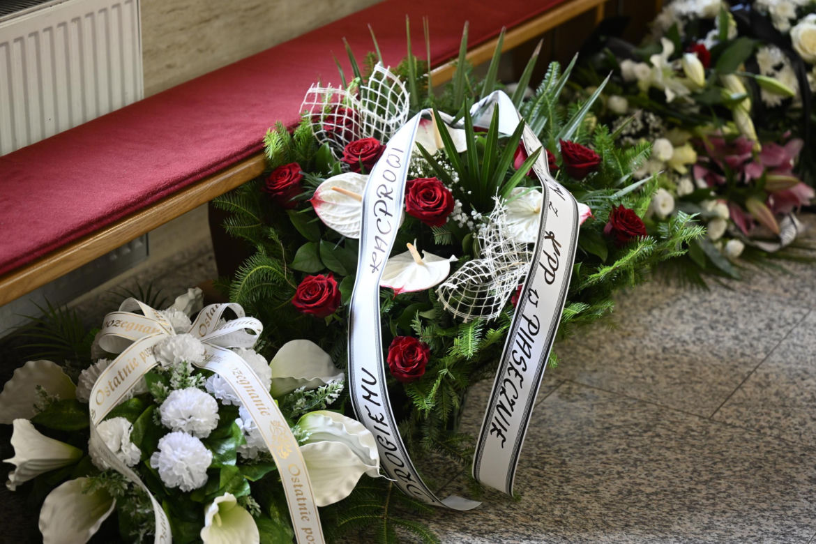 Młody policjant zginął w potwornym wypadku. Pogrzeb Kacpra Mierzejewskiego