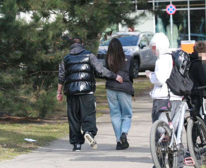 Michał Koterski z dziewczyną na spacerze