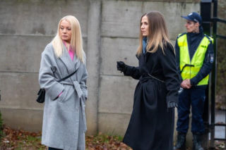 Pierwsza miłość, odcinek 4157: Fani opłakują Mateusza. Marta jako jedyna wie, że urna jest pusta