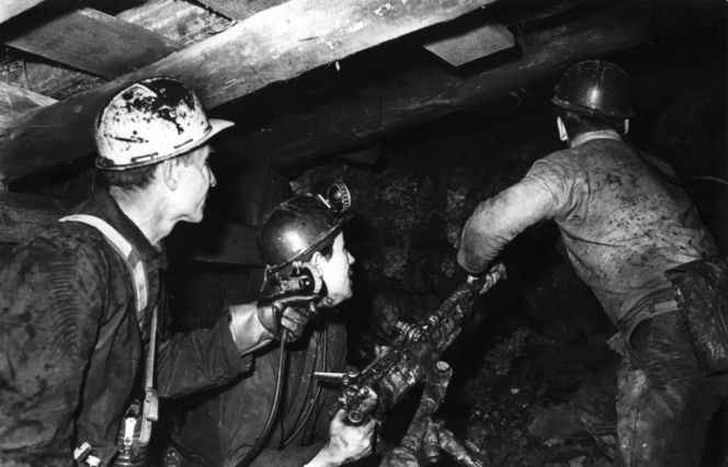 Przeżył pod zwałami węgla pijąc własny mocz