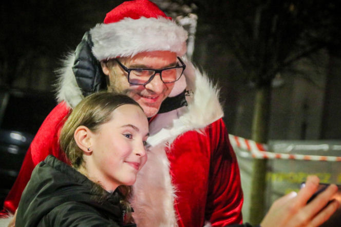 Manufaktura Świętego Mikołaja z Tomaszem Karolakiem w roli Świętego Mikołaja