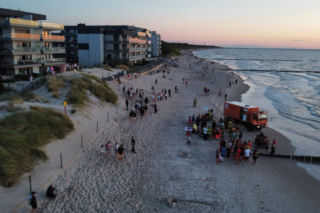 Bałtyk bywa bezlitosny! Na plaży w Dziwnowie topiło się siedem osób, jedna wymagała hospitalizacji