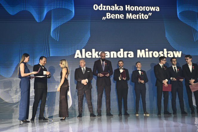 Radosław Sikorski odznaczył Ambasadorów Totalizatora Sportowego