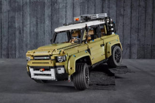 Każdy może kupić sobie nowego Defendera. Terenowy Land Rover w rozmiarze mini od firmy LEGO - WIDEO