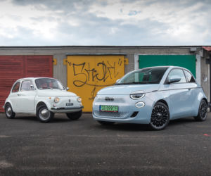 Elektryczny Fiat 500e i klasyczny Fiat 500