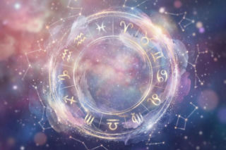Horoskop na dziś, 19 lutego - Kosmiczna energia prowadzi Cię do odkrycia, co naprawdę jest dla Ciebie ważne