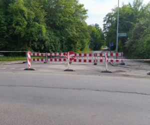 Ulica Starkiewicza zamknięta po awarii wodociągu