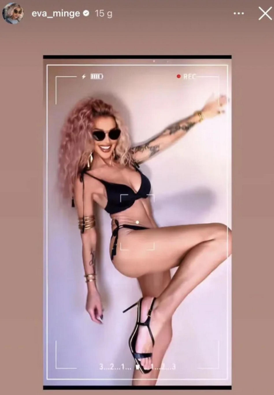 Ewa Minge w skąpym bikini. Tak 57-latka wdzięczy się do aparatu