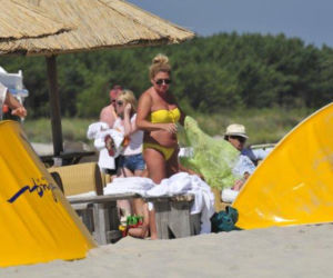 Beata Kozidrak na plaży. Płynie w niej gorąca krew!