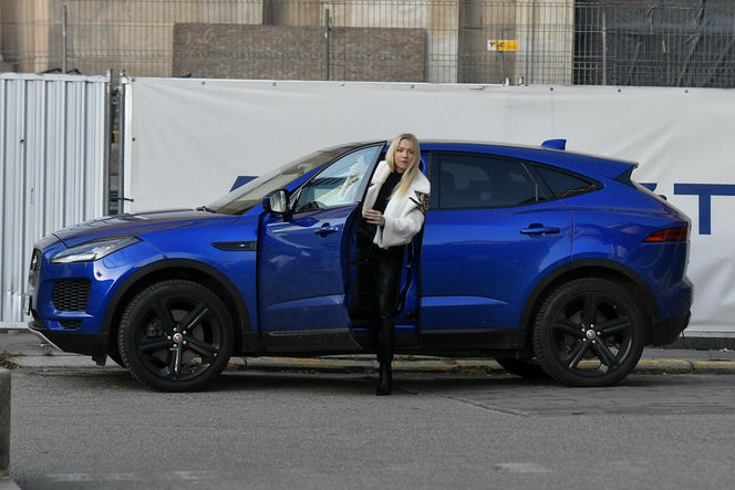 Basia Kurdej-Szatan w aucie robi się na bóstwo