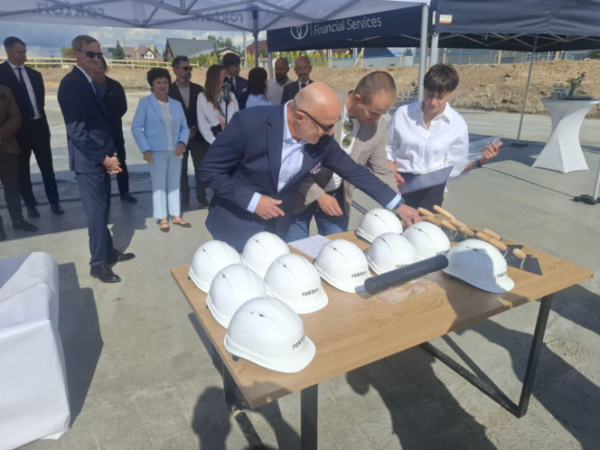 Budowa salonu Lexusa
