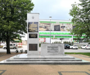 To jedno z najpiękniejszych miast w woj. łódzkim. W średniowieczu miało już swój kościół