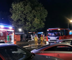 Spłonęło kilkanaście boksów. Nocny pożar targowiska w centrum Katowic
