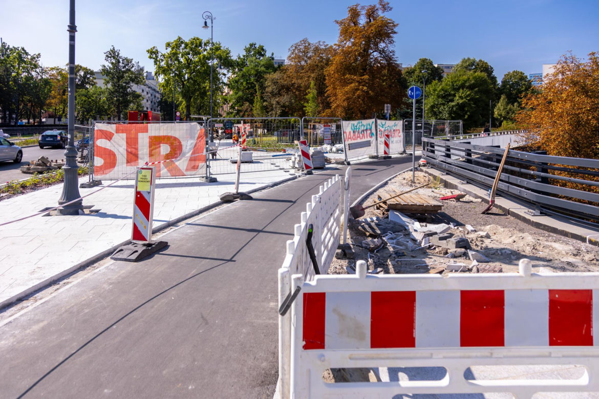 Efekty remontu pl. Na Rozdrożu w Warszawie