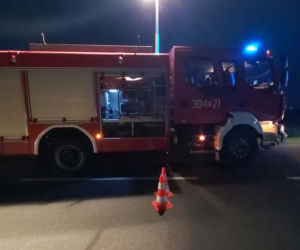 Zderzenie dwóch aut w Wojnowie! Kierowcy byli uwięzieni w środku [ZDJĘCIA]