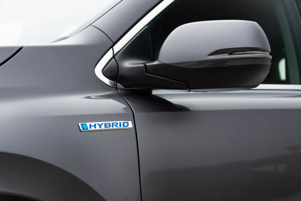 Subaru Forester e-BOXER vs Honda CR-V Hybrid