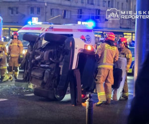 Jechali do wykolejonego tramwaju, doszło do wypadku. Trzy osoby ranne
