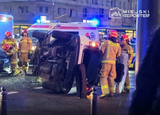 Jechali do wykolejonego tramwaju, doszło do wypadku. Trzy osoby ranne