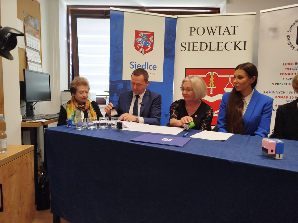 Umowa na przekazanie dotacji na zakup nowego sprzętu dla Szpitala Miejskiego w Siedlcach została podpisana 28 kwietnia